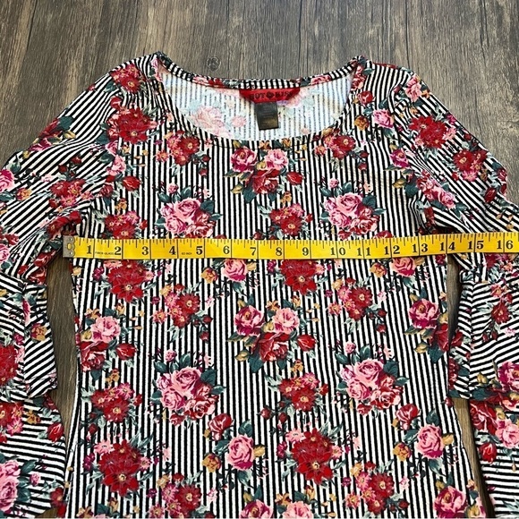 Hot Kiss Floral Fitted Sweetheart Neck Double Ruffled Bell 1/4 Long Sleeves S - Picture 7 of 8